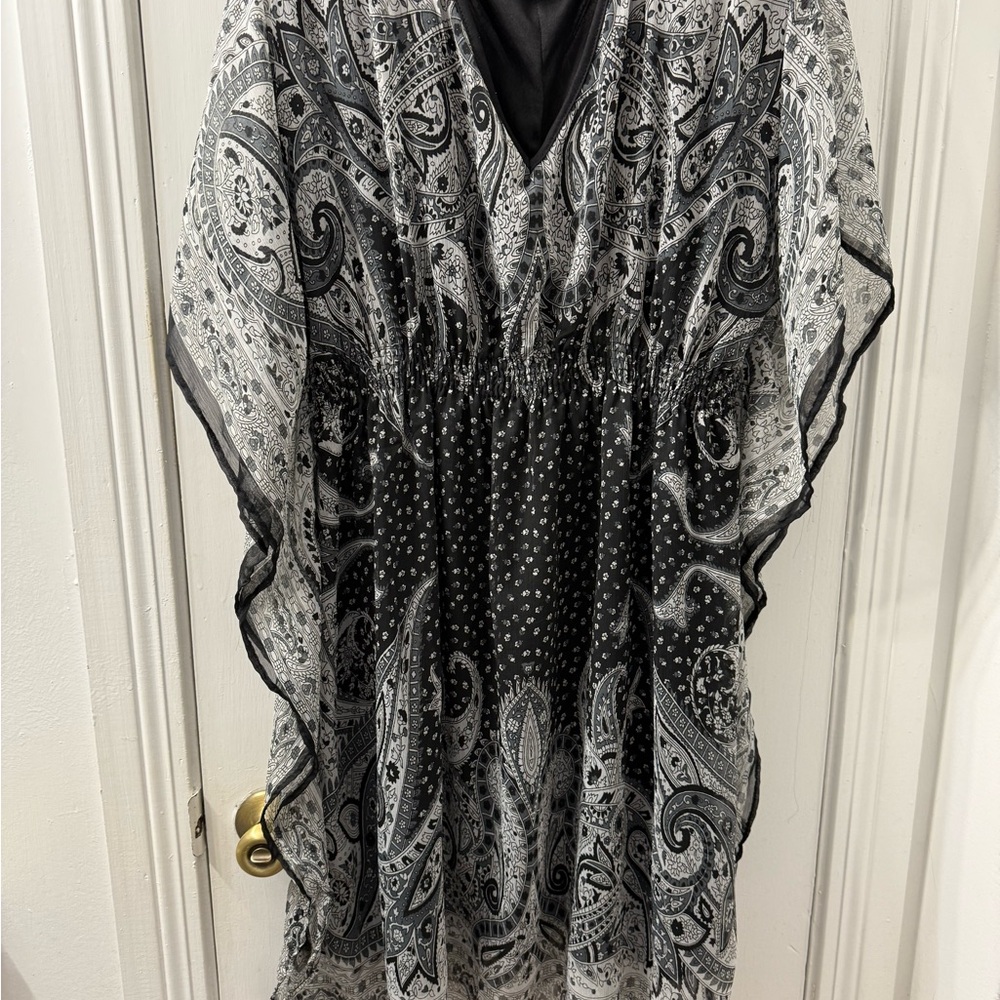 Black and White Paisley Kaftan Dress